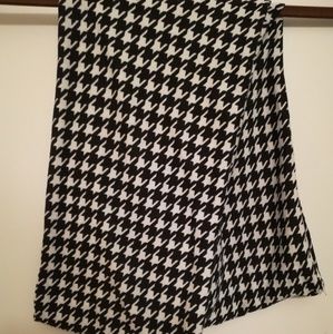 Houndstooth print infinity scarf